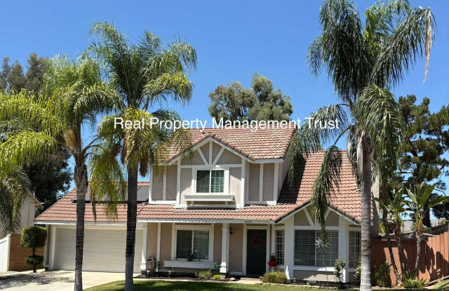 Family-Friendly Home with Large Backyard Gallery 1