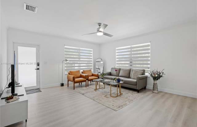 785 Southwest 21st Road Gallery 2