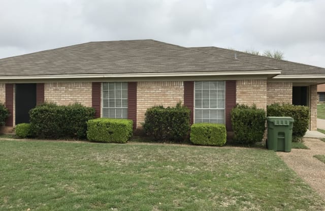 524 Connie Dr. - 524 Connie Drive, Hewitt, TX 76643