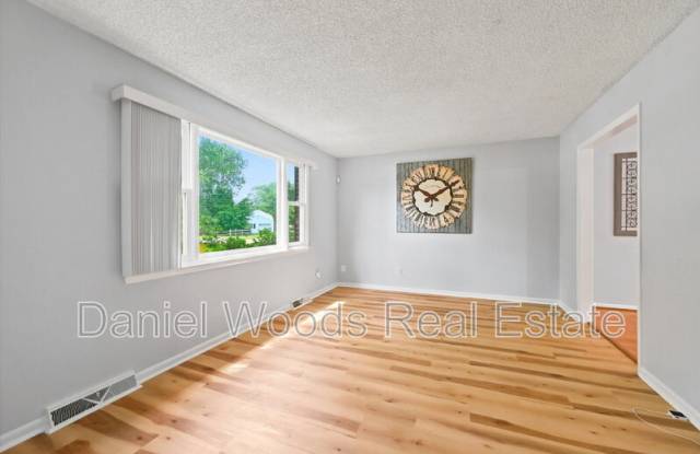 409 Dutton St photos photos