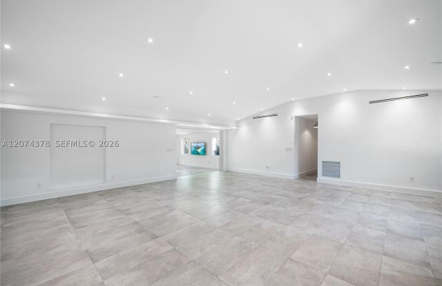 5801 SW 44th Ter Gallery 2