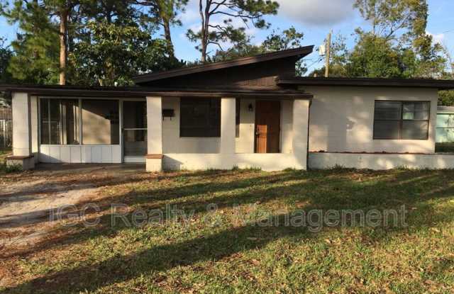 236 Seminole Avenue - 236 Seminole Avenue, Titusville, FL 32780