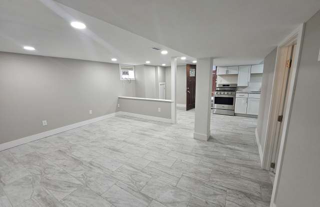 2036 W Ridge Rd Gallery 3