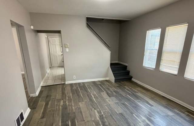 Mobility Area Morgan Park - 5 Bedroom Single Family Home Gallery 4
