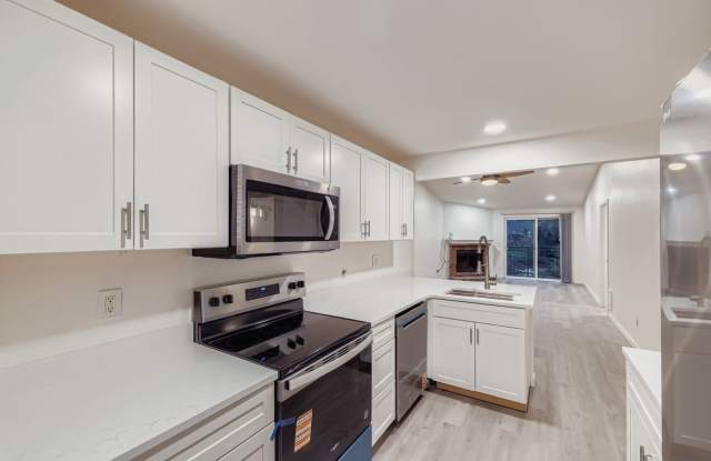 Beautiful 2Bed/1.75Bath in an Exclusive Community in the heart of Kirkland! - 12642 100th Lane Northeast, Kirkland, WA 98034