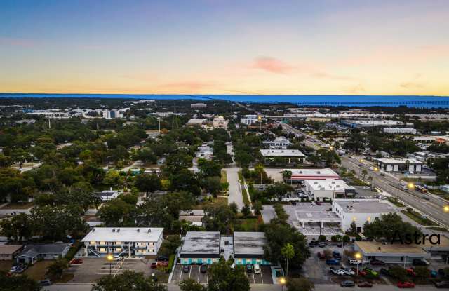 327 S Fernwood Ave - 327 South Fernwood Avenue, Clearwater, FL 33765