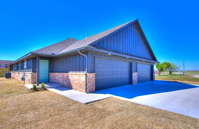 Brand New 3/2 Duplex in El Reno photos photos