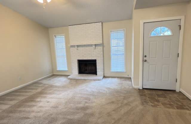 303 Springwood Circle Gallery 2