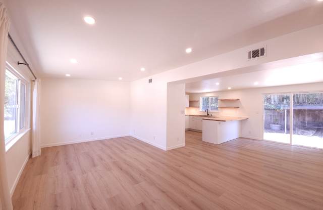 570 Apple Grove Lane Gallery 2