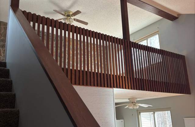2 bed 2.5 bath Condo. Worth every penny! Gallery 4
