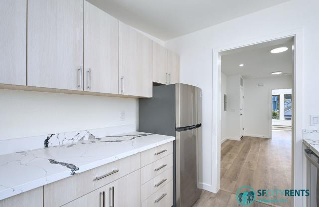 Anza Vista/Lone Mountain: Just Renovated Top Floor w/ Office  Private Deck near Rossi Park Gallery 3