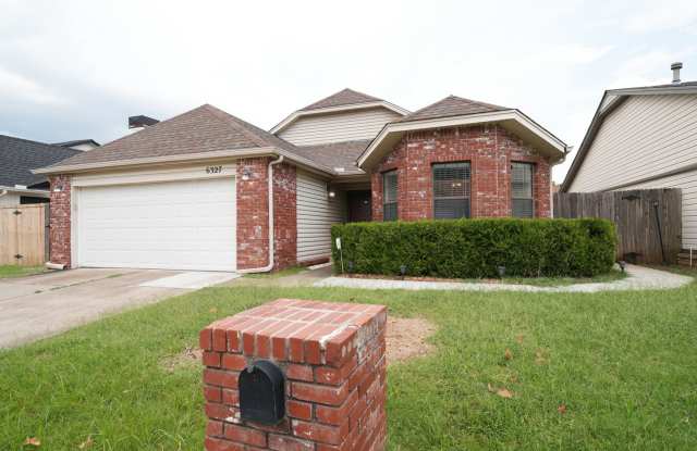 3 Bed | 2 Bath | South Tulsa - 6327 South 90th East Avenue, Tulsa, OK 74133