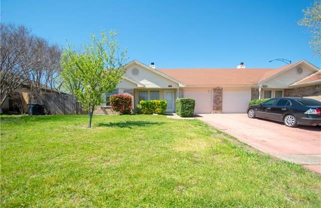 418 Signal Hill Court N - 418 Signal Hill Court North, Fort Worth, TX 76112