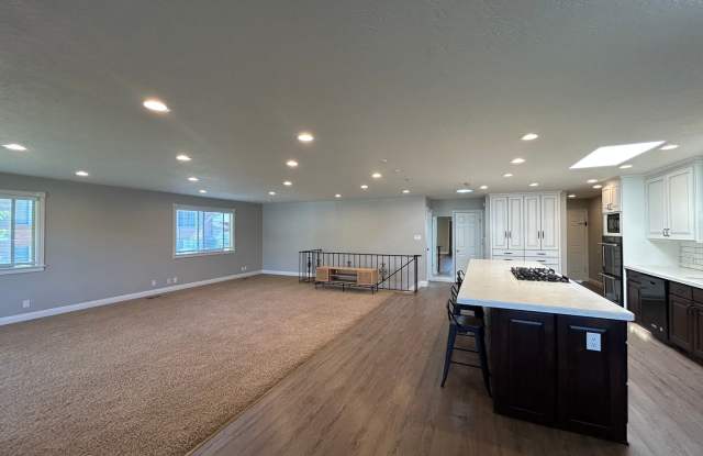 3 Bedroom 3.5 Bathroom in Orem! Gallery 4