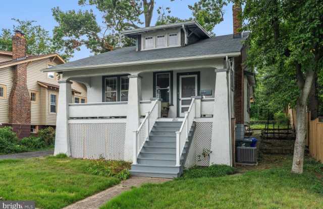 2913 1ST ROAD N - 2913 1st Road North, Arlington, VA 22201