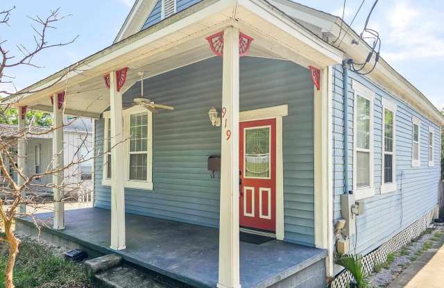 919 E La Rua St - 919 East La Rua Street, Pensacola, FL 32501