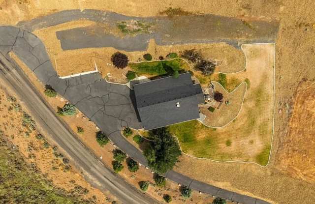 Home with a view for rent in Ephrata photos photos