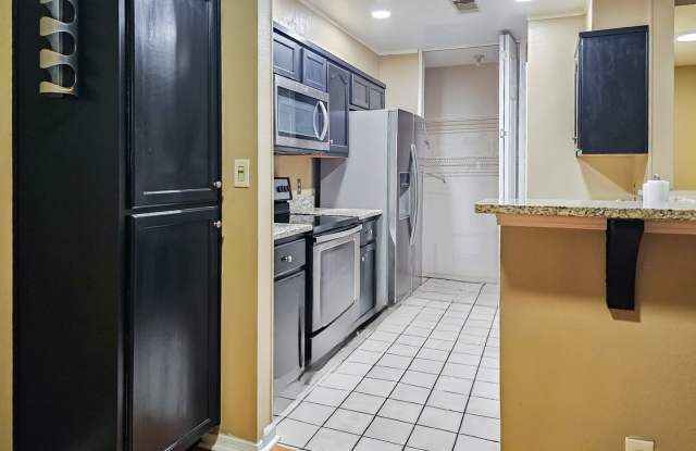 2 Bed, 2 Bath Condo in the Heart of Pensacola Gallery 4