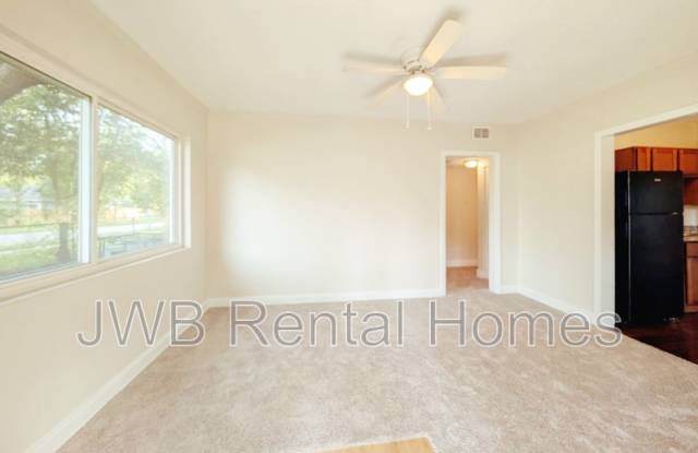 3357 Rosselle St Gallery 3