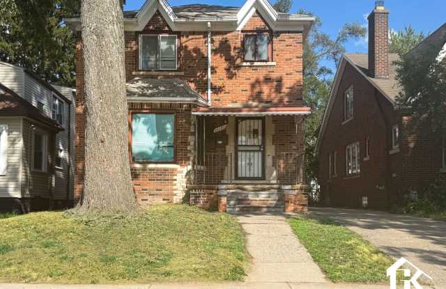 AVAILABLE NOW Home in University District 1451 sq ft Westside 3bd/1.5ba Gallery 1