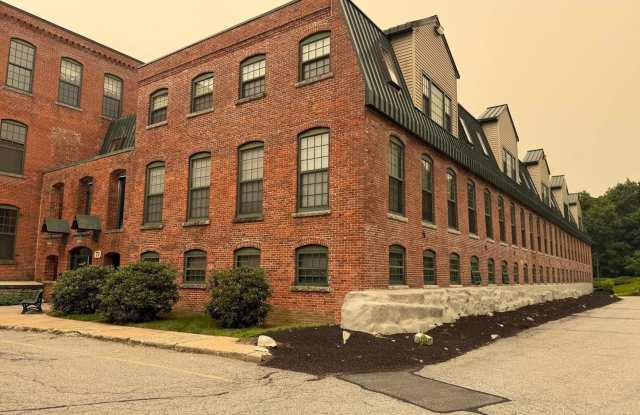 Two bedroom Condo For Lease in sought after Mills Condominium Association Gallery 1