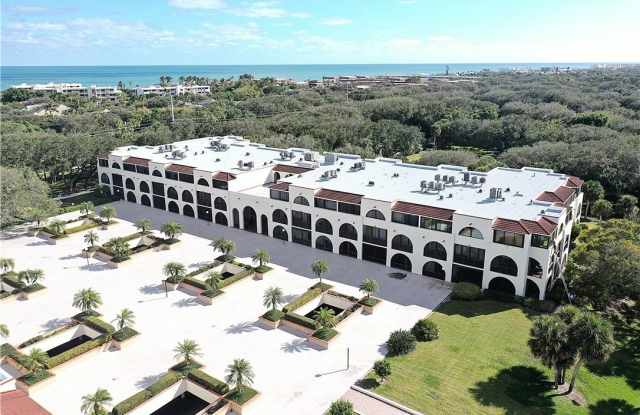 5601 A1A Highway unit: 305S photos photos