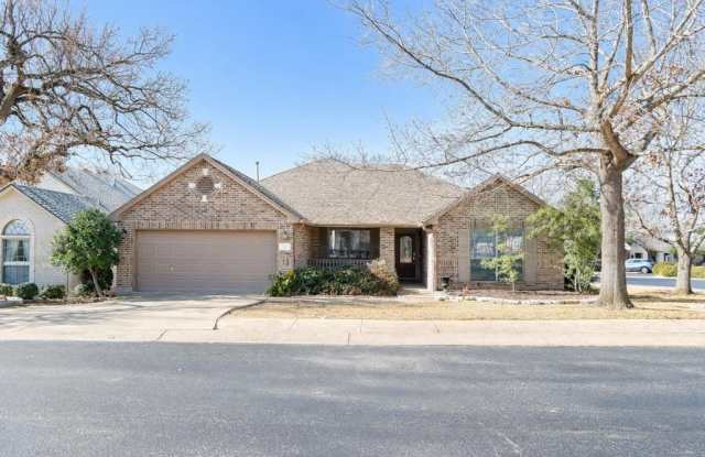 201 -- Bending Oaks Trail photos photos