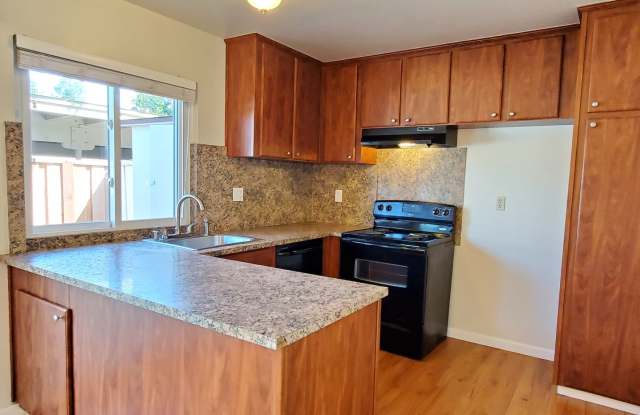 Spacious 2-Story Townhome, Fresh Paint, New Carpet, Wood Floor Downstairs, Patio, Dual Pane, Washer/Dryer Hookups! Gallery 3