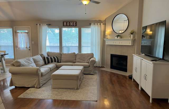 Charming 3BR House in Round Rock - 4319 South Summercrest Loop, Williamson County, TX 78681