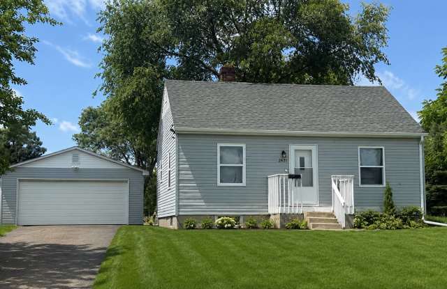 Cozy 2BR/1BA Anoka Home Available 8/1! photos photos