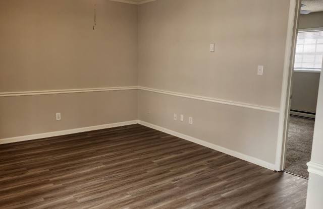 Wonderful Neighborhood Close to Wake Forest And Downtown Winston Salem! - 5745 Hickory Knoll Drive, Winston-Salem, NC 27106