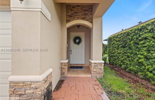 4401 NW 113th Ct Gallery 2