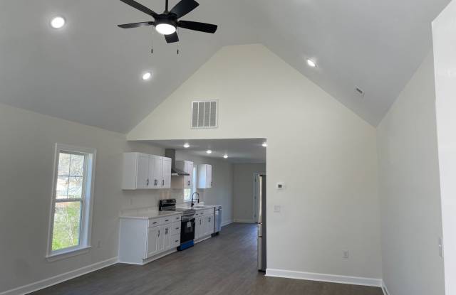 3 BED, 2 BATH NEWLY RENOVATED HOME IN THOMASVILLE! SEC 8 ELIGIBLE!! Gallery 3