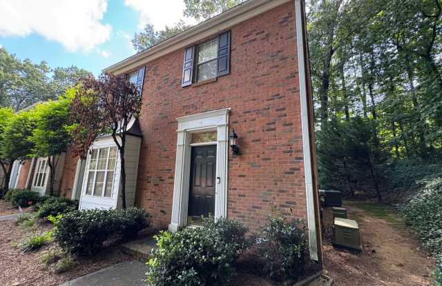 Nice Brick 2/2.5 Townhome in Atlanta- $2,750 photos photos