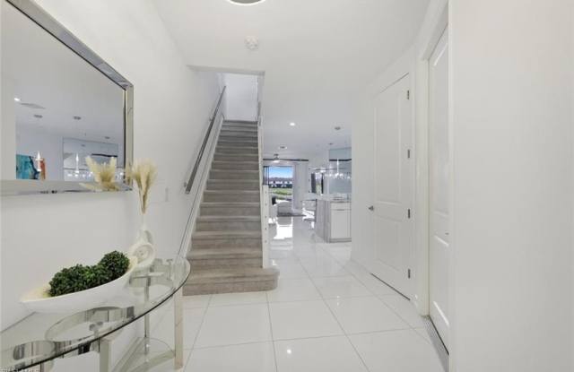 7345 Rockefeller Dr Gallery 4