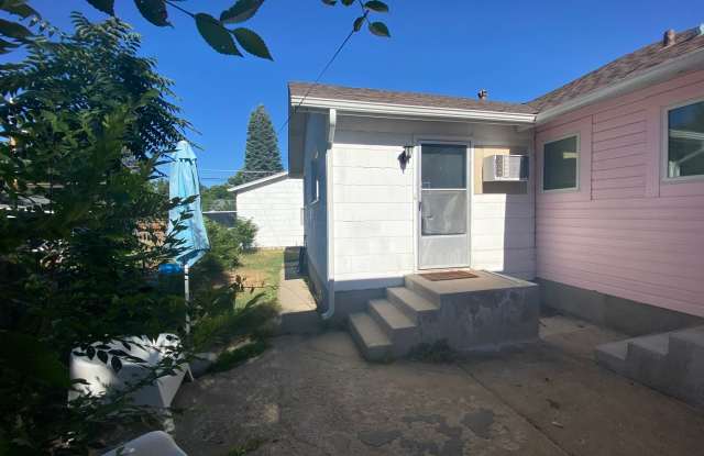 Amazing 1 bedroom ADU right near D.U. photos photos