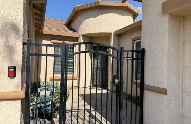 5-bedroom single story in Manteca! Gallery 4