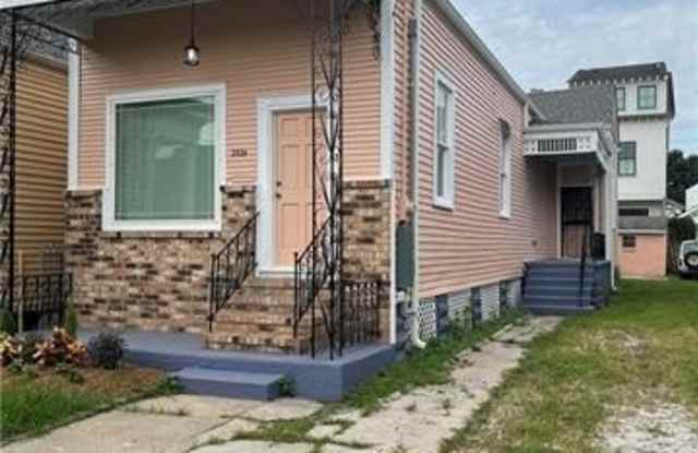 2524 VALENCE Street photos photos