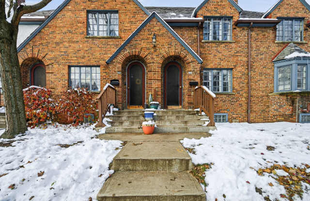 2 Bedroom, 2 Bath Townhome located directly across from Franklin Park Conservatory photos photos 2 Bedroom, 2 Bath Townhome located directly across from Franklin Park Conservatory photos photos