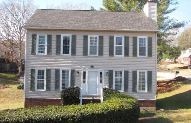 Well-kept 3 bedroom 2 1/2 bath home in the heart of Clemmons photos photos