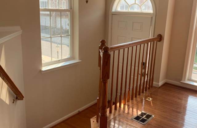 21837 LADYSLIPPER SQUARE Gallery 2