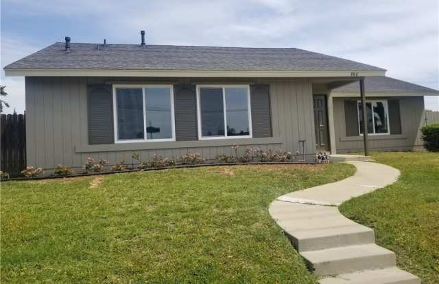 880 N Puente Street - 880 North Puente Street, Brea, CA 92821