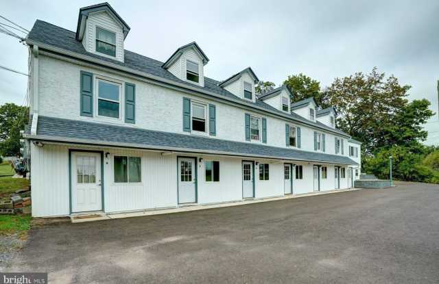 806 W MAIN STREET - 806 West Main Street, Trappe, PA 19426