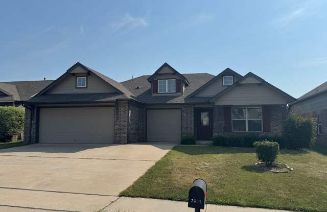 4 bed, 2 bath, 3 car garage! - 7301 South Magnolia Avenue, Broken Arrow, OK 74011 4 bed, 2 bath, 3 car garage! - 7301 South Magnolia Avenue, Broken Arrow, OK 74011