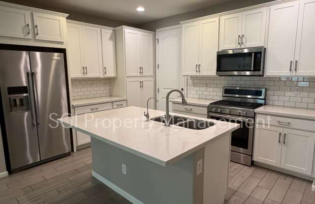 2477 W Market Pl Unit 13 Gallery 3