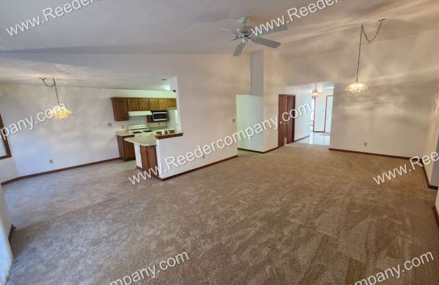 Spacious 3 bedroom 2 bathroom townhouse - 874 West 87th Avenue, Merrillville, IN 46410