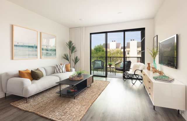 Frame Mar Vista photos photos