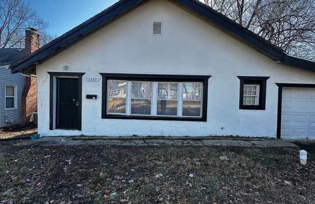 3 bed 1 1/2 bath - 1177 East 65th Street, Kansas City, MO 64131