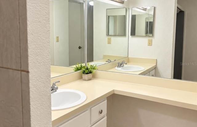 4524 COMMANDER Drive Gallery 1