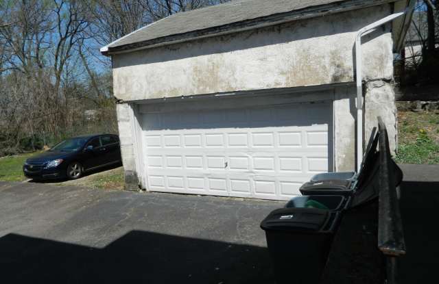 127 E Pine Street Gallery 3